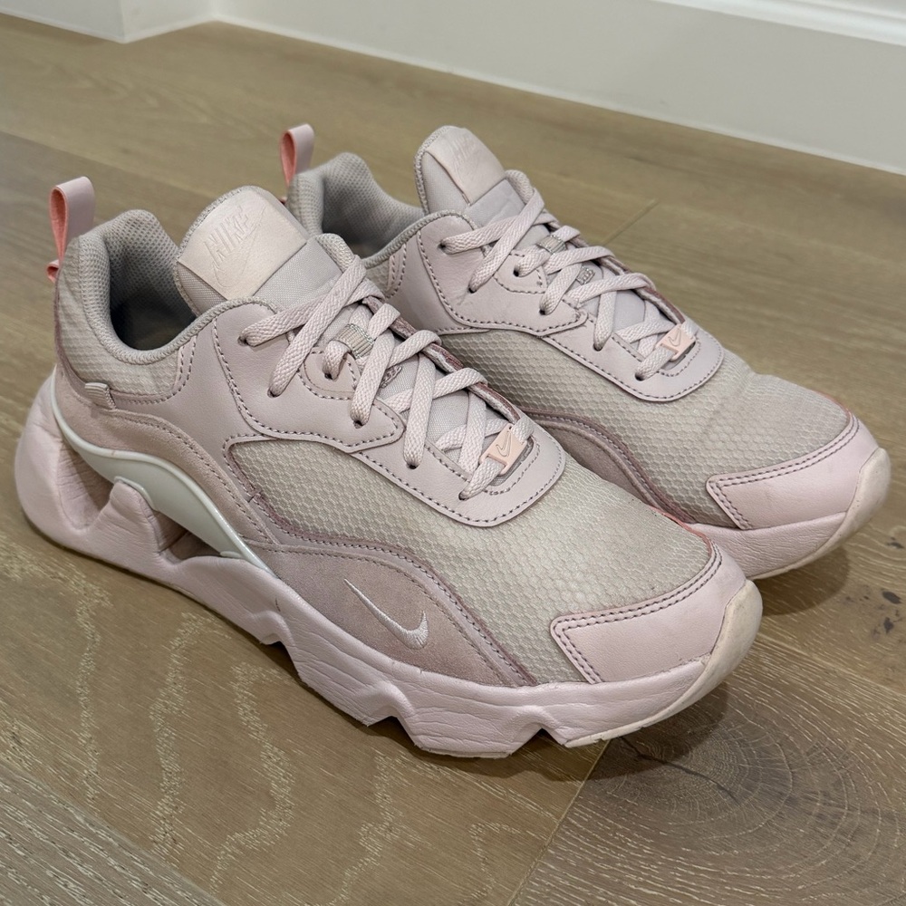 Nike RYZ 365 2 Women's Light Pink Sneakers Size 9.5